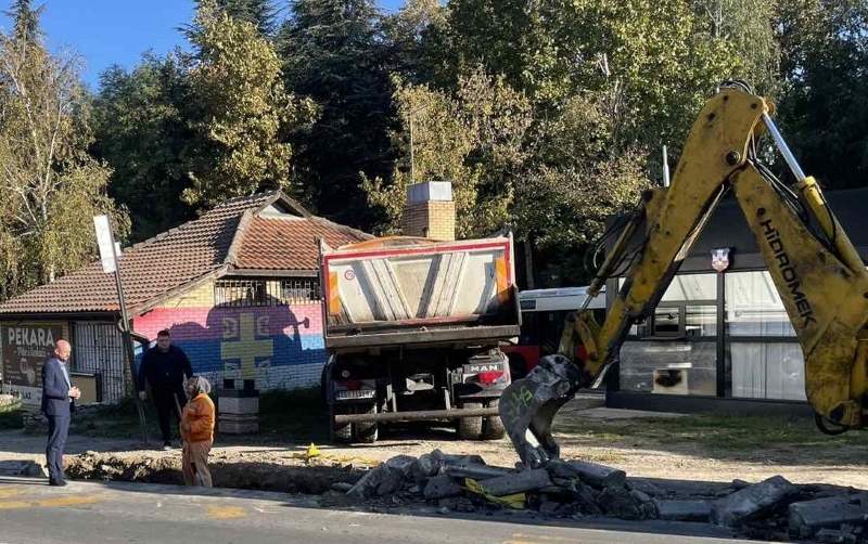 U toku radovi na sanaciji kolovoza i trotoara na okretnici autobusa 27 u Mirijevu